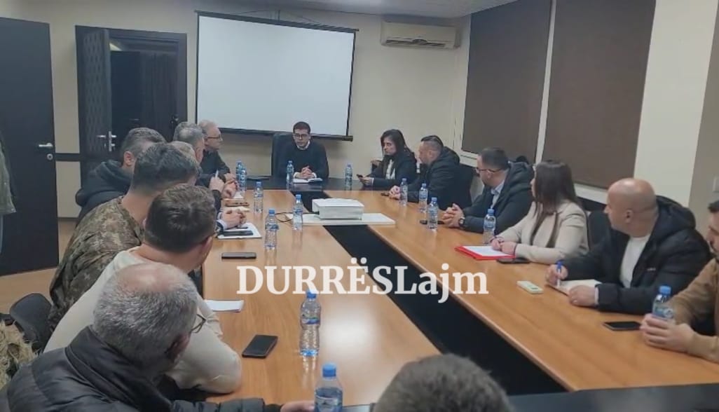 Situata me përmbytjet në Durrës/ Flasin ministri Vengu dhe kryetarja Sako pas mbledhjes së Shtabit të Emergjencave (VIDEO)