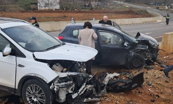 Aksident i rëndë në rrugën nacionale Maqellarë-Peshkopi, plagosen 4 persona