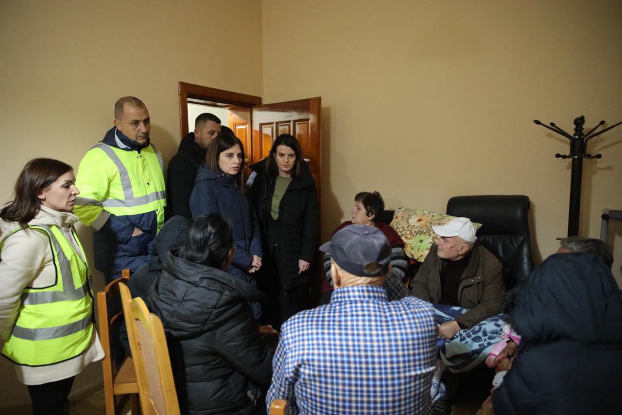 Përmbytjet në Durrës, Sako: Njësia Administrative e Sukthit vihet në dispozicion të familjeve të evakuuara