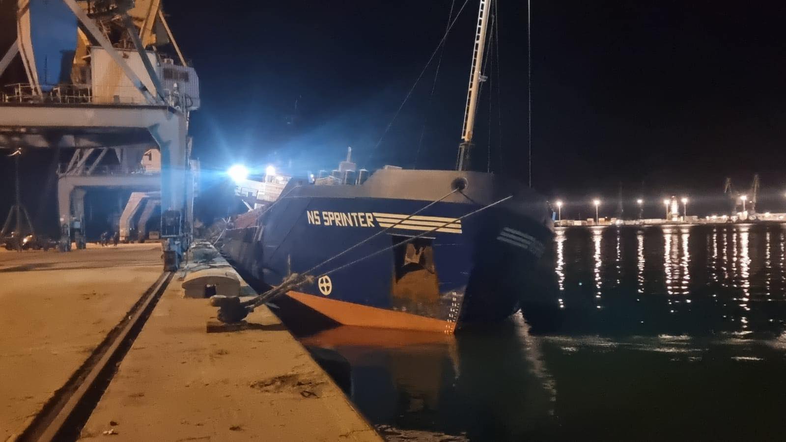 Shmanget incidenti serioz me një anije në portin e Durrësit (VIDEO+FOTO)
