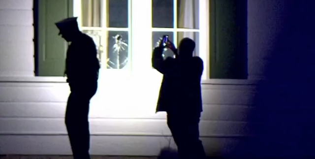 Shtëpia e JD Vance sulmohet gjatë natës/ Zëvendëspresidentit amerikan i thyejnë dritaret e banesës