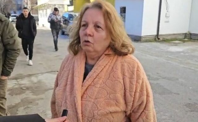 E moshuara ndërroi jetë pasi banesa iu përfshi nga flakët, fqinjët: Ishte e paralizuar nga këmbët