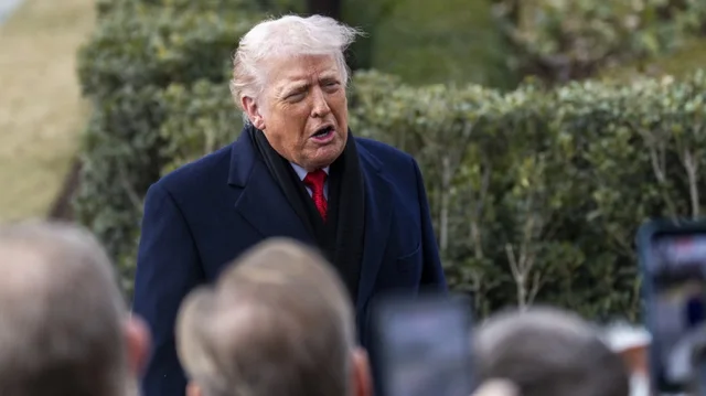 “Air Force One” mbërrin në Zvicër/ Trump niset drejt Davosit me helikopter