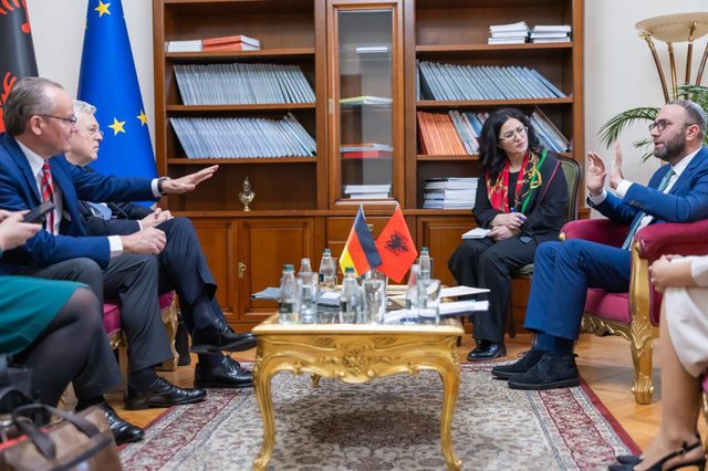 Bardhi takon Ministrin gjerman për Europën: Jetike për Shqipërinë lufta ndaj korrupsionit dhe lidhjeve të qeverisjes me krimin e organizuar