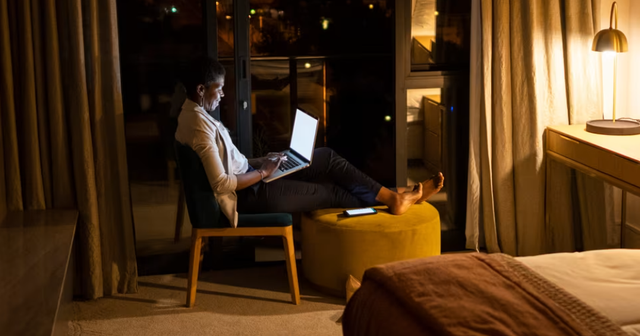 Të qëndruarit zgjuar deri vonë lidhet me shëndet më të dobët të zemrës