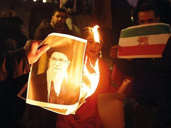 Revolta në Iran, 538 të vrarë nga protestat dhe 11 mijë të arrestuar! Protestuesit: Po na vrasin të gjithëve