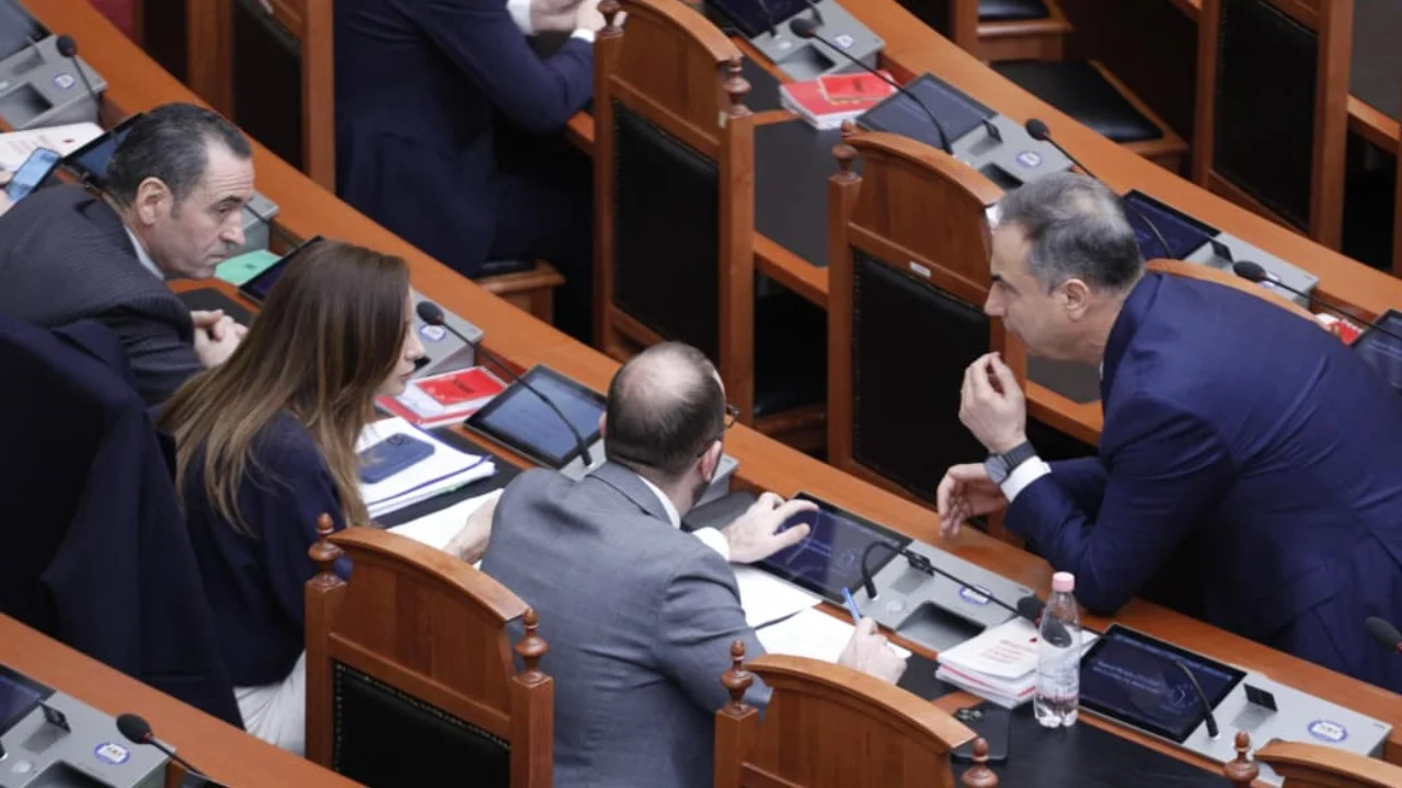 Mungesa e Sali Berishës në Kuvend, ja kush e merr në dorë drejtimin e opozitës