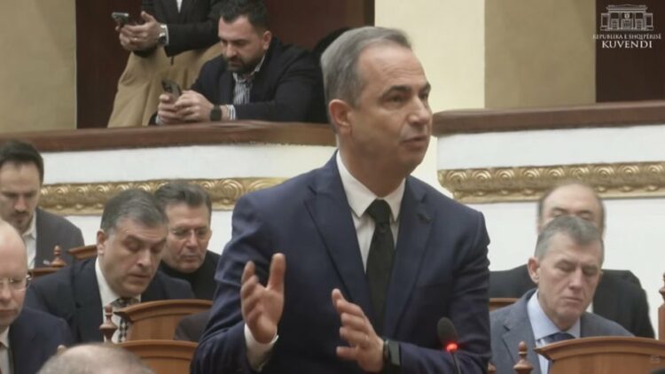 “19 projektligje në një ditë, shtoni seancat”, Boçi: Kuvendi po çmendet