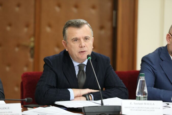 Debate te Konferenca e Kryetarëve/ Balla thirrje opozitës: Të punojmë për Kodin e ri për ‘Zgjedhoren’, 