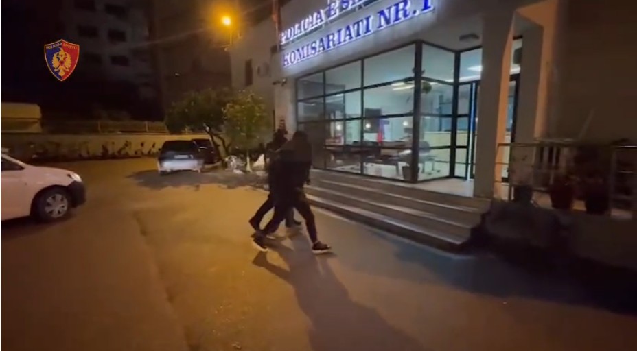 Ishte në kërkim për vrasjen e tre personave në Maqedoninë e Veriut, arrestohet 52-vjeçari! 