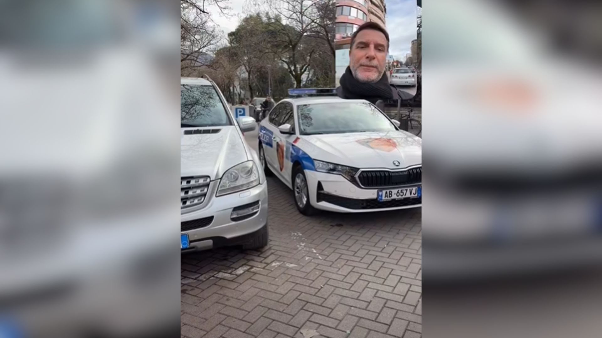 Burg për parkimin dysh/ Braçe nxjerr foton e “shkelësit” të parë, është pikërisht një makinë policie (VIDEO)