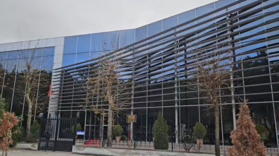 Akuzohet se përdhunoi dhe la shtatzënë 12-vjeçaren, lihet në burg i moshuari në Pogradec