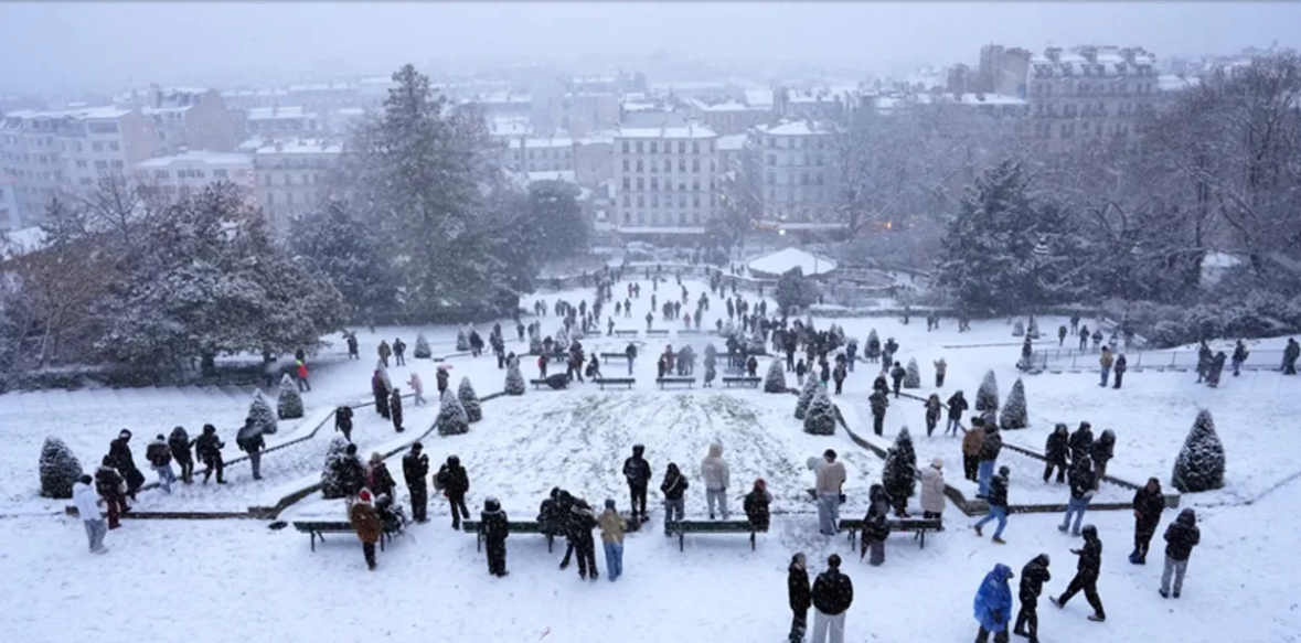 Bora “ngrin” Parisin, anulohen disa fluturime 