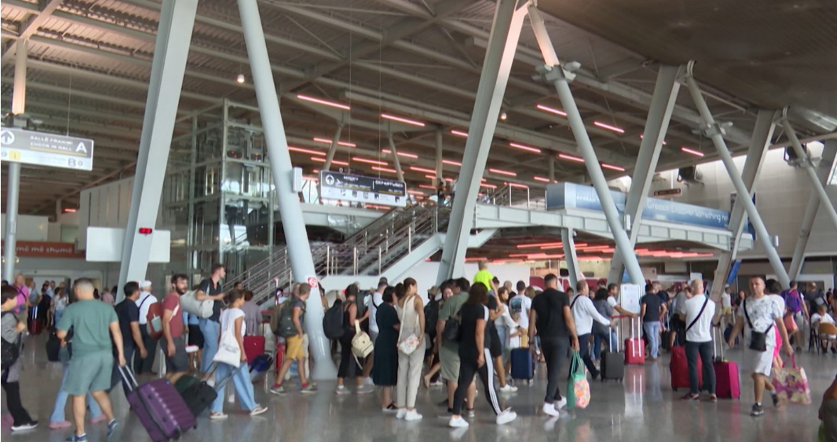 Shtetësia që u jepet emigrantëve shqiptarë, dominon Italia e Greqia