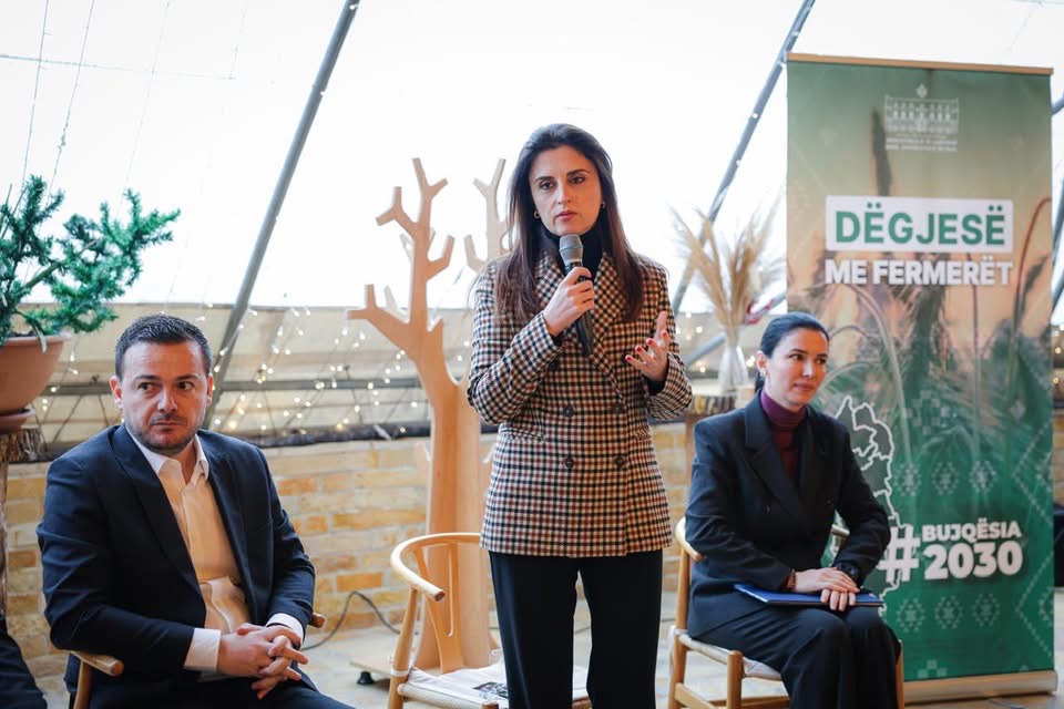 Sako me ministrin e Bujqësisë dëgjesë publike me fermerët: Rritje të standardeve të prodhimit