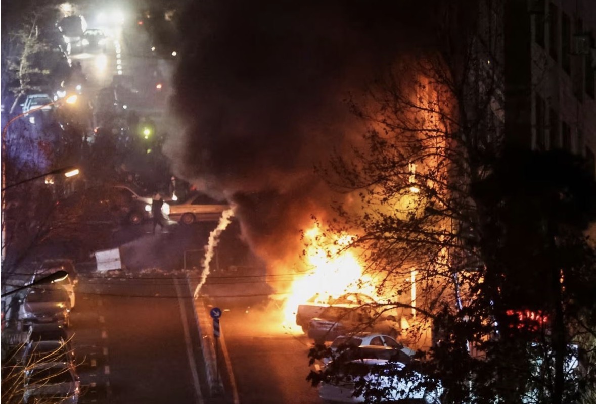 Rritet në 1,850 numri i viktimave në Iran, mbi 16 mijë protestues të arrestuar