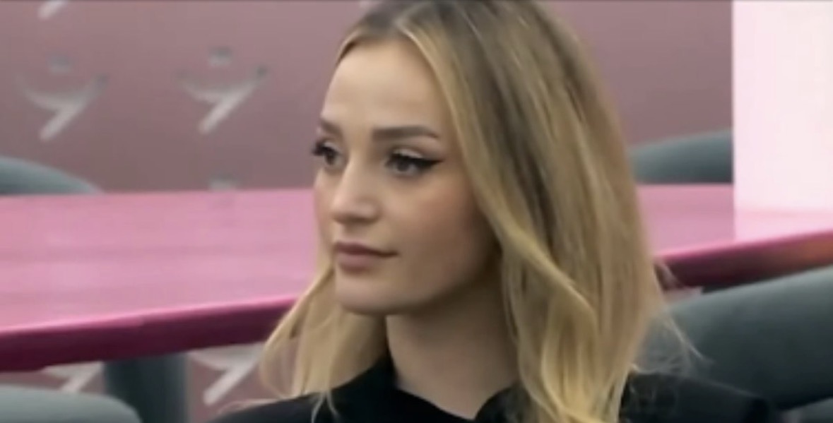 Cilin banor puthi dhe përqafoi Selin? 