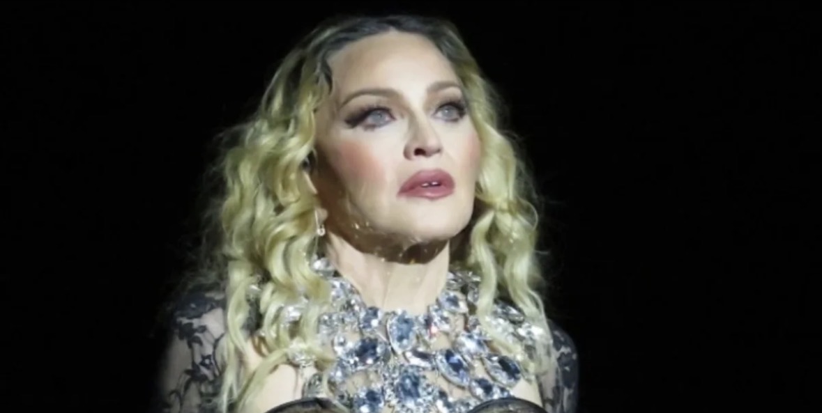 Madona për protestat në Iran: Populli i tyre nuk e ka njohur lirinë, unë qëndroj pranë tyre 