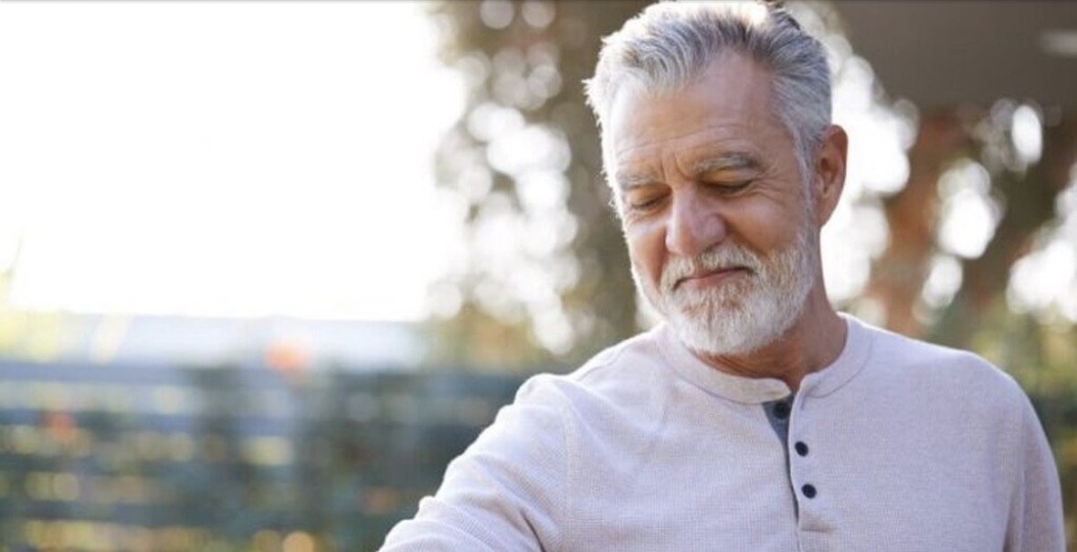 Truri i burrave arrin kulmin e mirëqenies mendore midis moshës 55 dhe 60 vjeç 