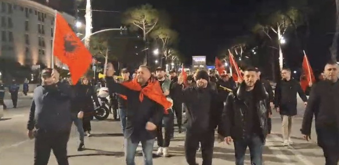 “Shqipëria Bëhet” mblidhet para Kryeministrisë për protestën e rradhës 