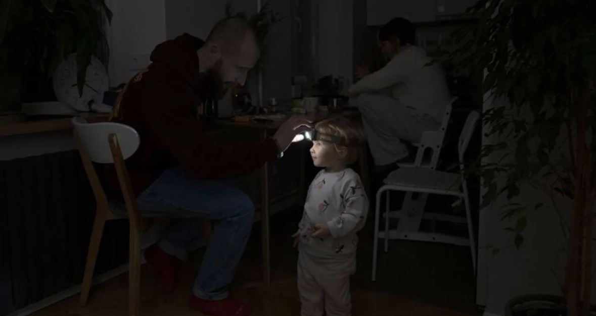 Dimri më i ashpër në vite, si po përballen ukrainasit me të ftohtin ekstrem dhe mungesën e energjisë