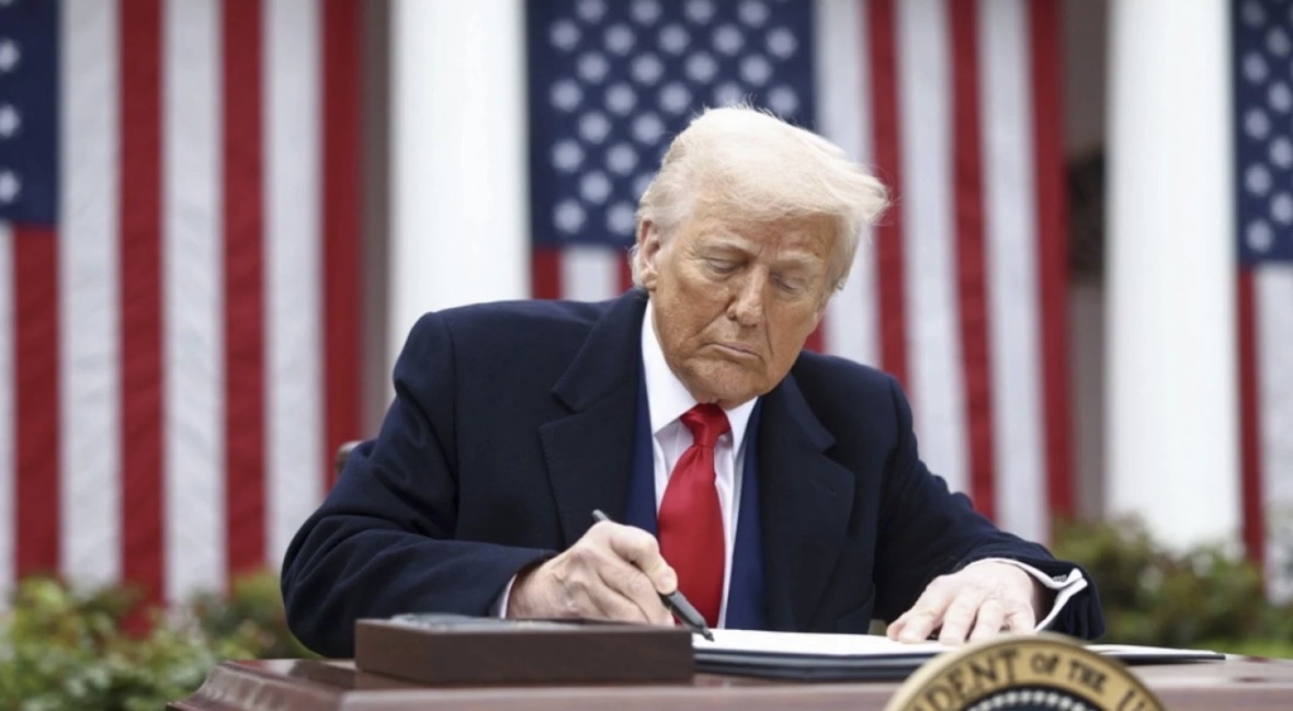 Bota në pritje të vendimit të Gjykatës Supreme për tarifat e Trump, zyrtari i lartë amerikan: Do zëvendësohen me taksa të reja nëse shpallen të paligjshme