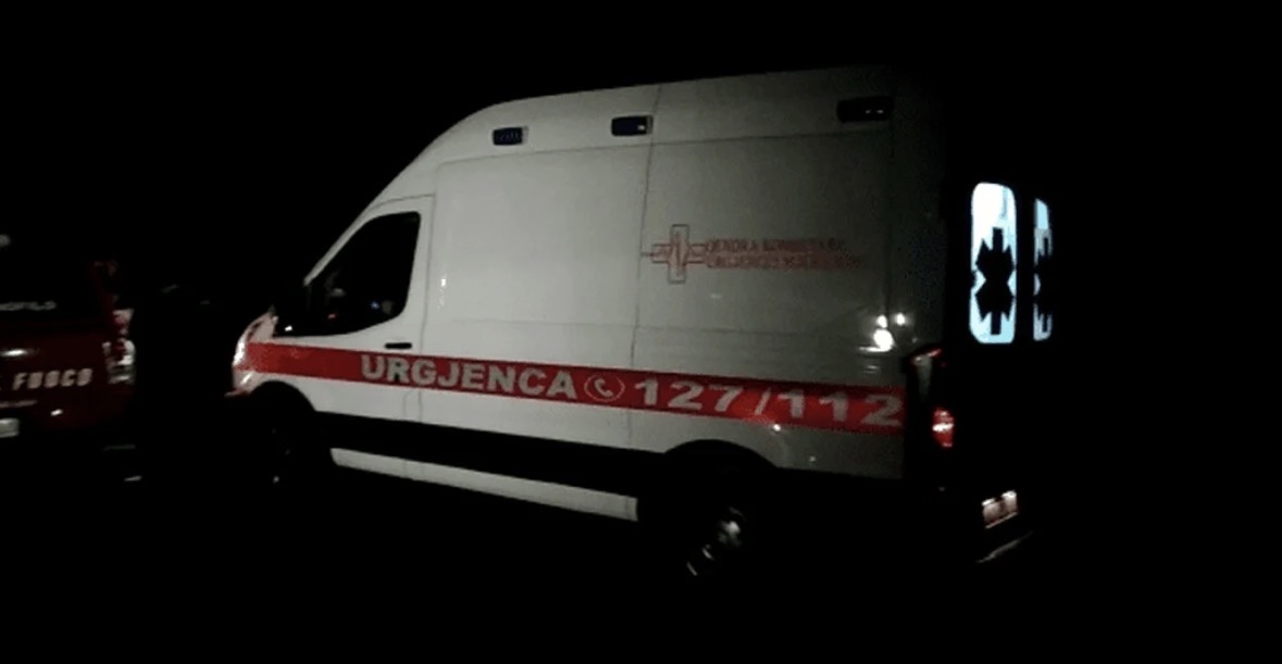 E rëndë në Përmet, 31-vjeçari i jep fund jetës, gjendet i varur në shkallët e banesës