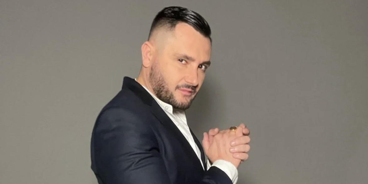 “Do të të dua përgjithmonë”, Bes Kallaku habit fansat, ‘gdhend’ në dorë emrin ‘Ejona’: Trëndafil në kohë lufte