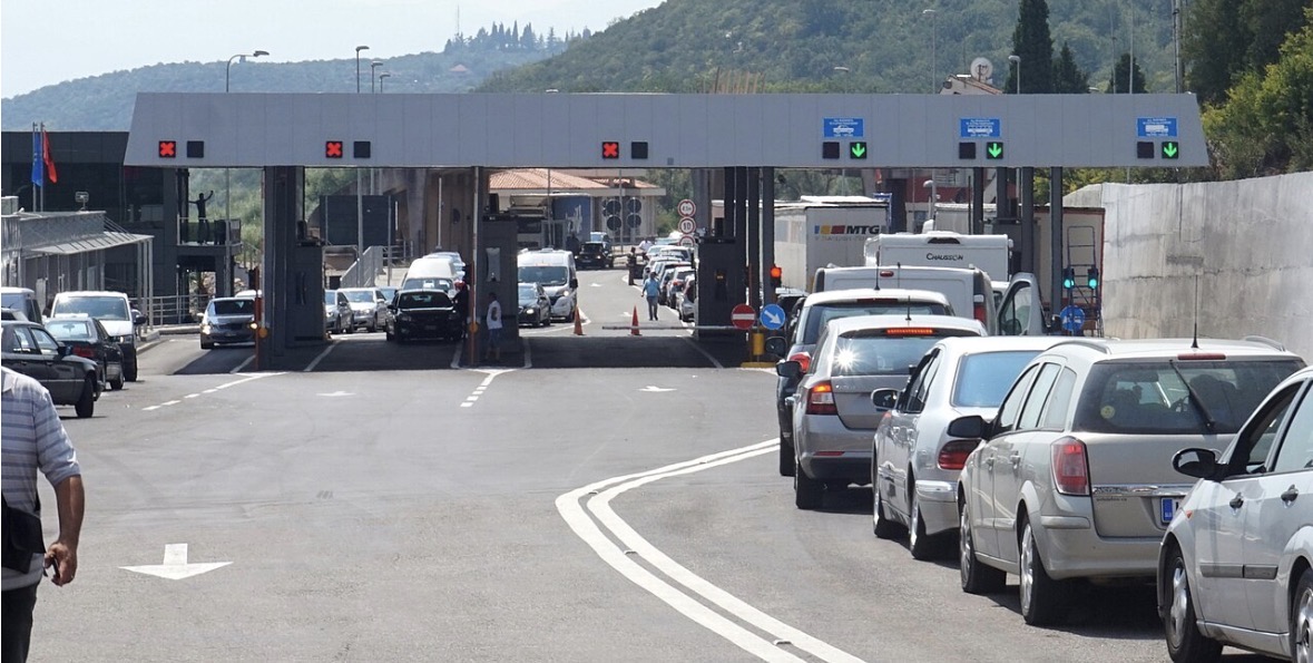 Kamionistët e Malit të Zi në protestë, kufizohet për 48 orë qarkullimi në Hanin e Hotit