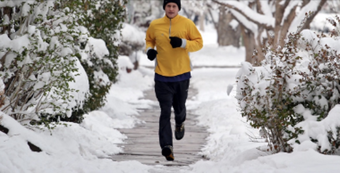 Cilat janë përfitimet e ushtrimeve fizike jashtë në të ftohtë? 