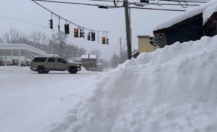 SHBA/ Mbi 600 mijë familje pa energji elektrike, mbi 14 mijë fluturime të anuluara