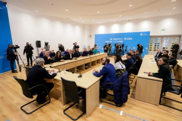 Berisha kundërshton Ramën për përmbytjet: 6 mijë forca nuk i ka ushtria në bordero