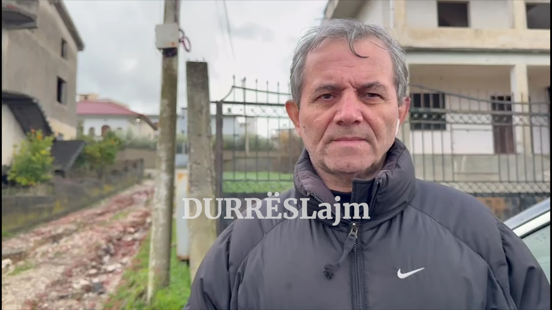 Familjari i viktimës së përmbytjeve në Durrës: Kërkojmë që të deklarohet se ra në krye të detyrës (VIDEO)