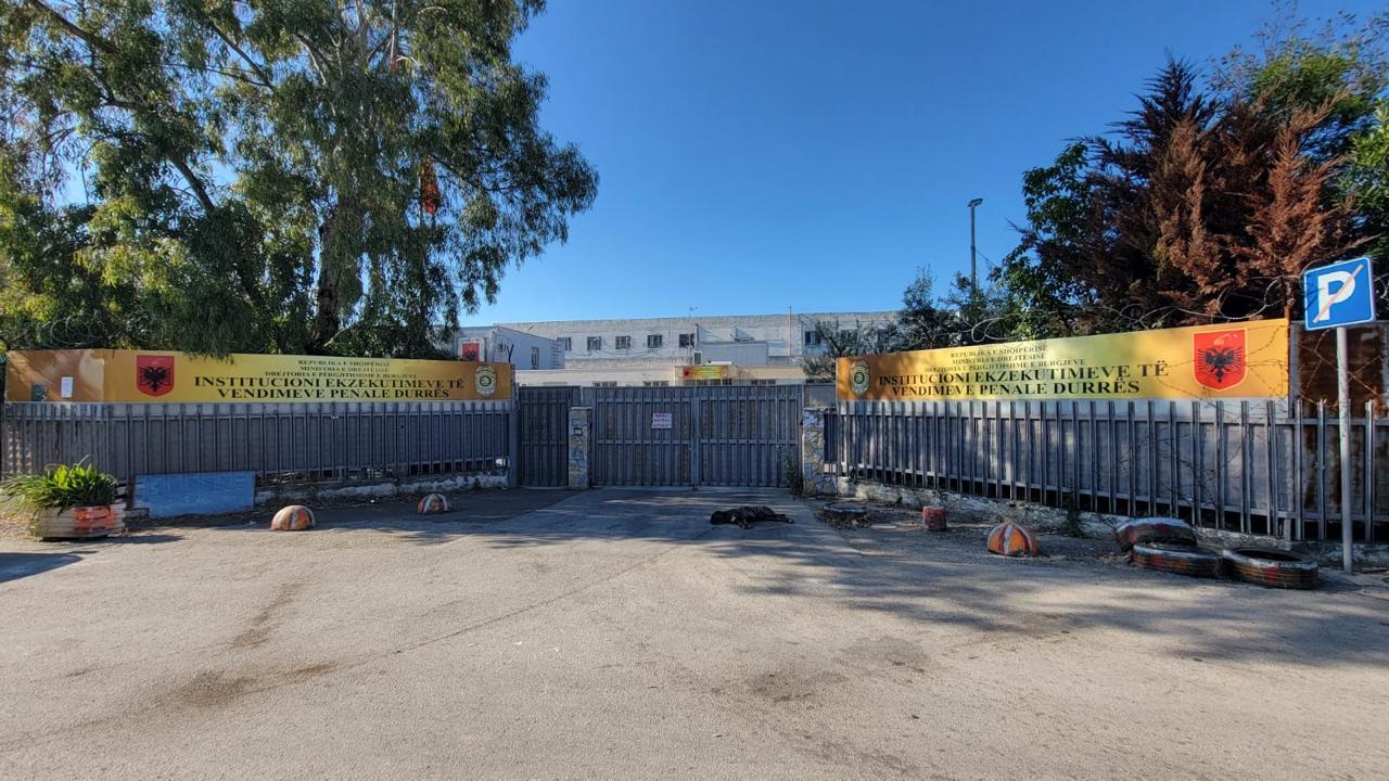 Futi sende të ndaluara në burgun e Durrësit, në pranga 43-vjeçari