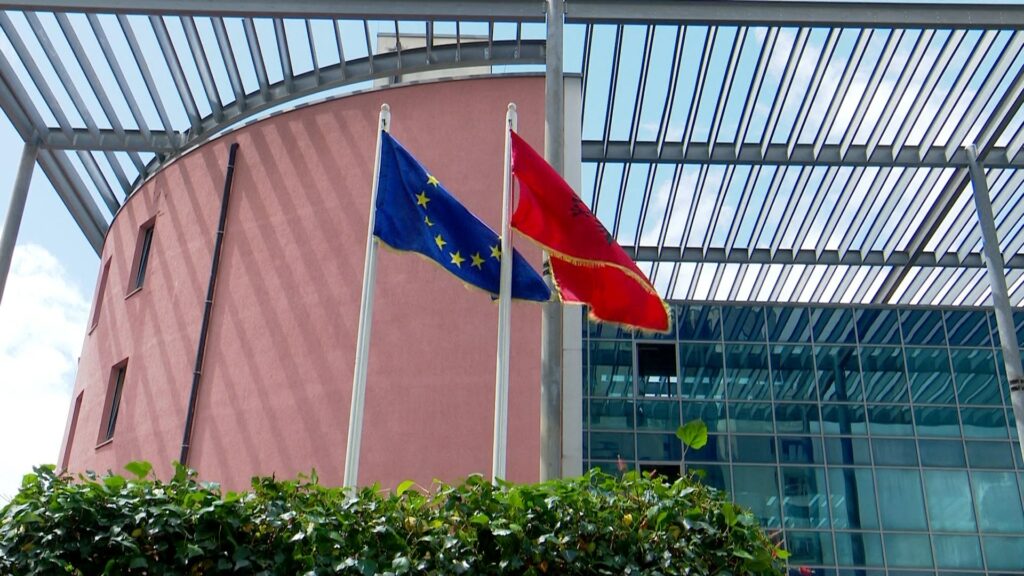 Dosja 5D/ Apeli i GJKKO-së pezullon dënimin me burg për 5 të pandehur