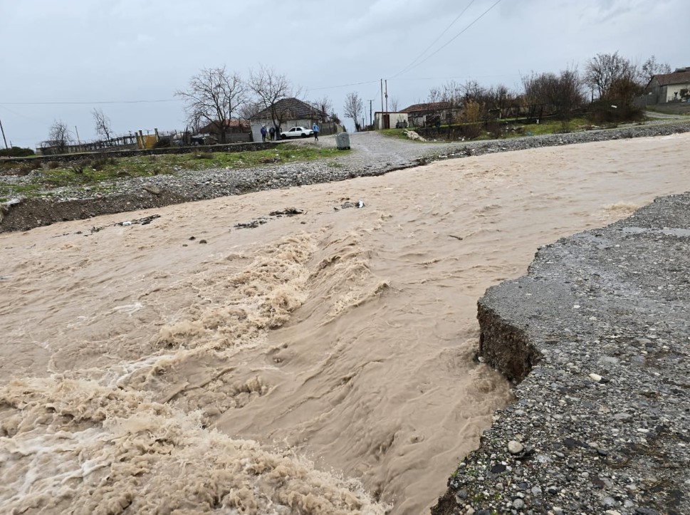 Përkeqësimi i motit në qarkun e Shkodrës, rrezik për përmbytje në disa zona