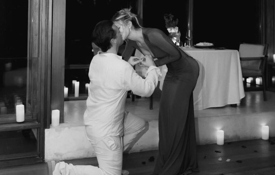 “I thashë Po burrit të ëndrrave të mia” – Modelja e njohur shqiptare zbulon se është fejuar, ndan pamjet nga propozimi