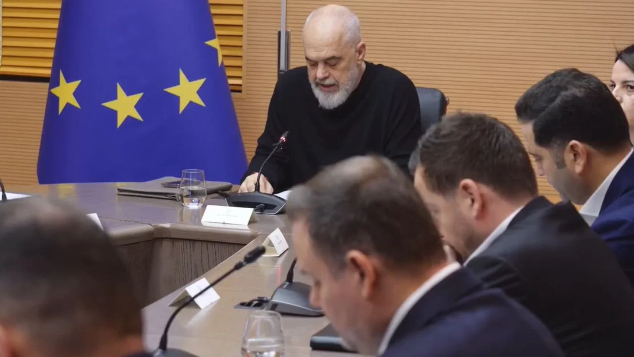 “Pse nuk shpallet gjendja e jashtëzakonshme?”/ Rama me Emergjencat Civile: Shiu nuk ndalet me shpifje dhe fajtorë imagjinarë