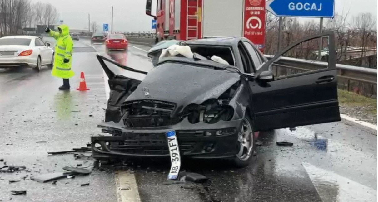 Aksidenti tragjik në Lezhë, policia: Humb jetën çifti i bashkëshortëve, plagosen 3 të tjerë