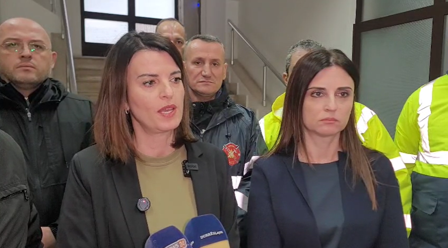 Përmbytjet në Durrës, Koçiu dhe Sako dalin në deklaratë: Evakuohen 90 banorë nga Sukthi dhe Katundi i Ri (VIDEO)