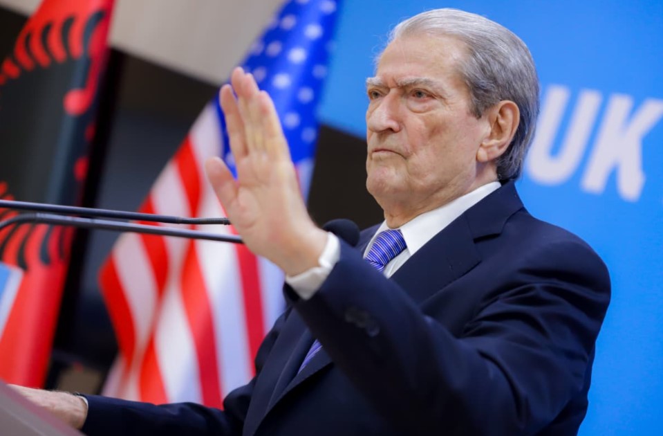 Mazhoranca po djeg afatin për kërkesën e SPAK? Berisha: Është si variant, por Rama nuk i heq imunitetin Ballukut!