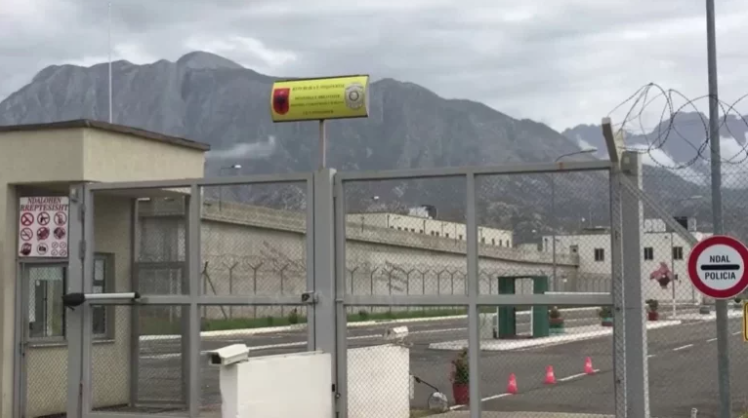 Rikonstruktohet burgu i Fushë-Krujës/ Transferohen 142 të burgosur. 85 dërgohen në Peqin, 57 në Durrës