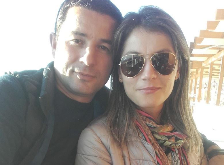 FOTO/ Mbyti gruan për vdekje dhe më pas vrau veten, dalin fotot e bashkëshortëve nga Orikumi! Gruaja u kthye nga Italia për festa!