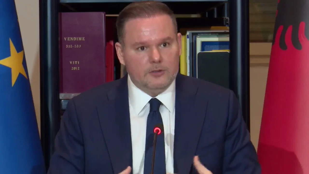 Mungesa e Veliajt në bashkinë e Tiranës, ministri Demo: Ndikon shumë, duhet lidership politik