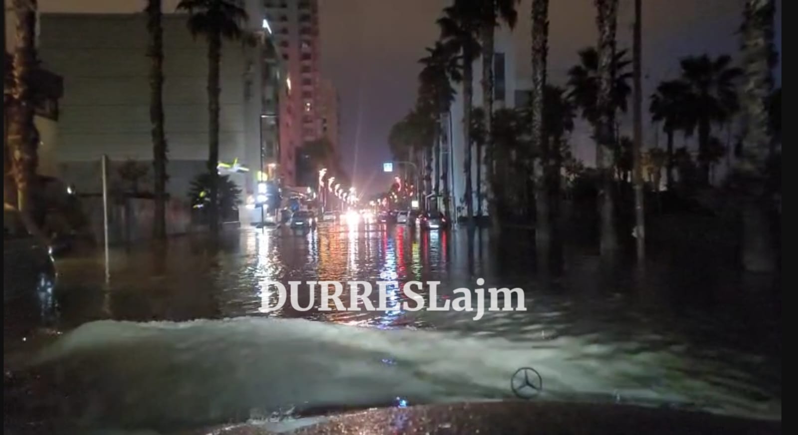 VIDEO/ Përmbyten rrugët në Durrës, situatë e rënduar në disa zona