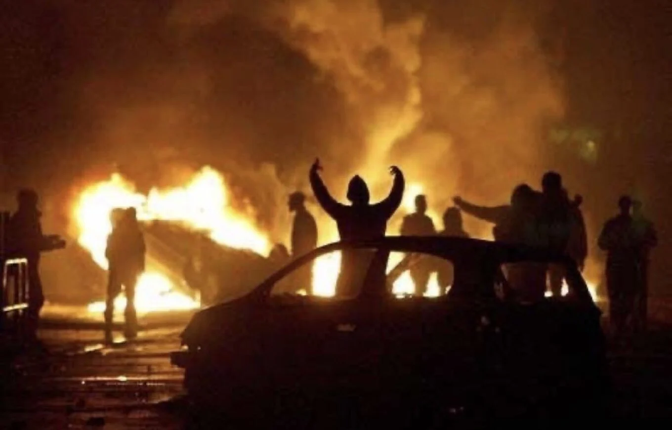 Mbi 1000 makina të djegura natën e ndërrimit të viteve në  Francë, qindra arrestime