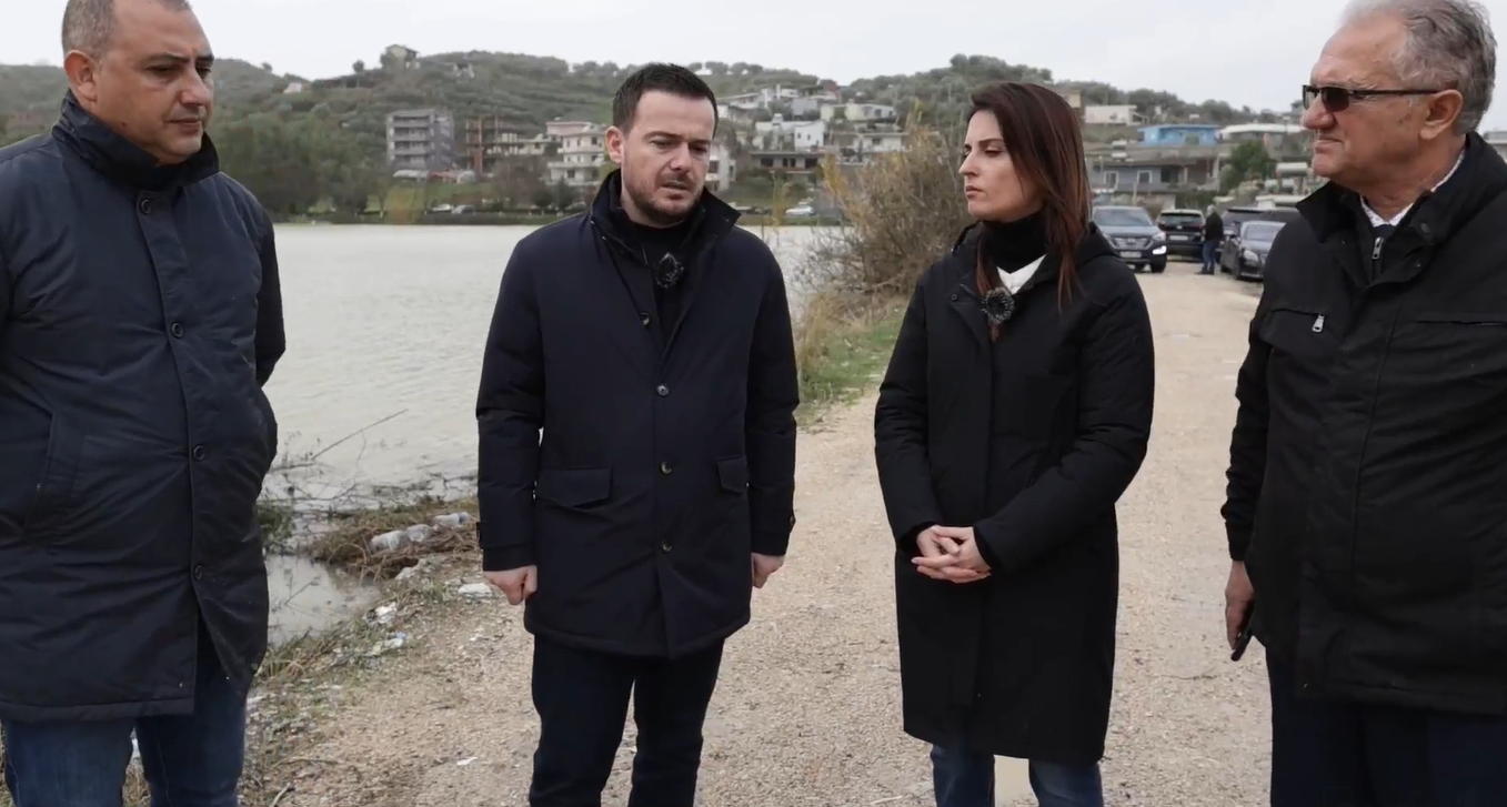Ministri i Bujqësisë dhe kryebashkiakja Sako inspektojnë hidrovoret pas përmbytjeve në Durrës (VIDEO)