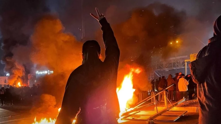 Mbi 2 mijë viktima nga trazirat dhe protestat në Iran, paralajmëron Izraeli: Jemi në gatishmëri për çdo skenar