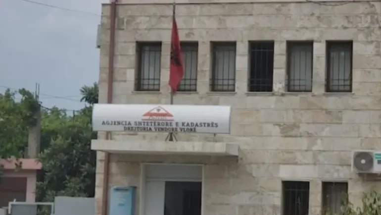 “Shkrihet” Kadastra e Vlorës, zhvendoset e gjitha në Tiranë