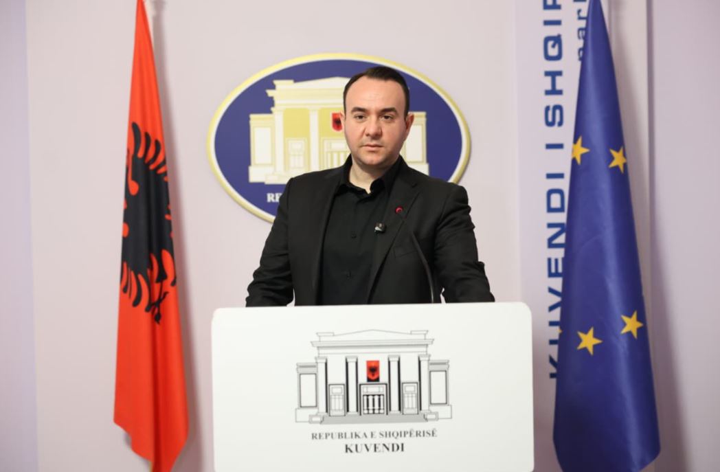 “Vendi ndodhet në rrezik serioz”- Deputeti Balliu: Evropa ka pezulluar fondet për dixhitalizimin, SHBA vizat! Më 24 janar në shesh